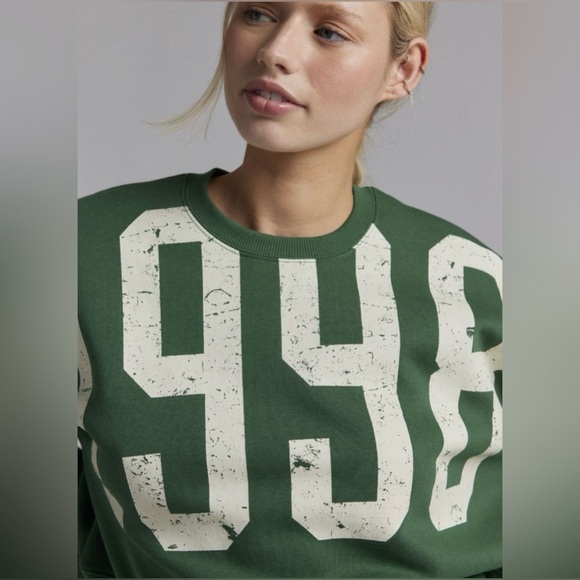 Urban Outfitters 1998 Graphic Cropped Crew Neck Pullover - Picture 3 of 8